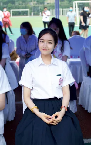 李兰迪白衫清秀活动图片