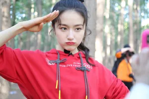 李兰迪甜美俏皮自拍图片_1