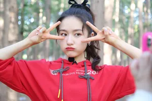 李兰迪甜美俏皮自拍图片_2
