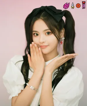 杨超越双马尾甜美写真图片_5