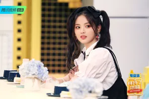 杨超越甜美双马尾综艺剧照图片_2