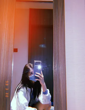 温馨胶片风自拍照图片_4