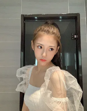 温馨灵动甜美自拍照图_1
