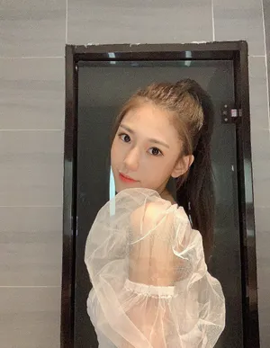 温馨灵动甜美自拍照图_1
