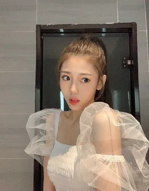温馨灵动甜美自拍照图_4