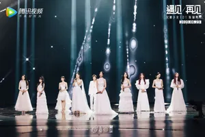 火箭少女101告别典礼性感舞台照图片_11