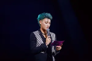 黄子韬绿发酷帅写真图片_2