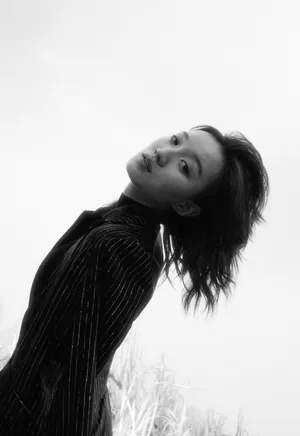 黄米依唯美气质写真_4