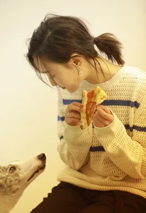 黄米依魅惑性感图片写真_2