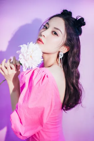 古力娜扎粉裙甜美写真图片_6