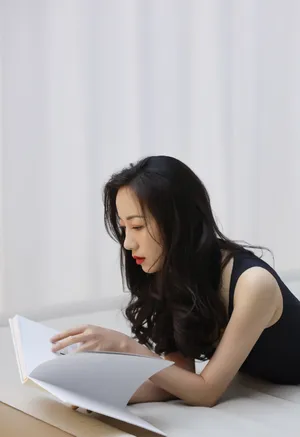 韩雪甜酷美艳写真图片