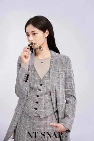 周洁琼时尚甜美写真图片_15