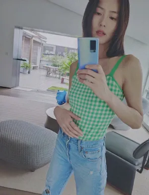 刘雯性感随性居家自拍图片_7