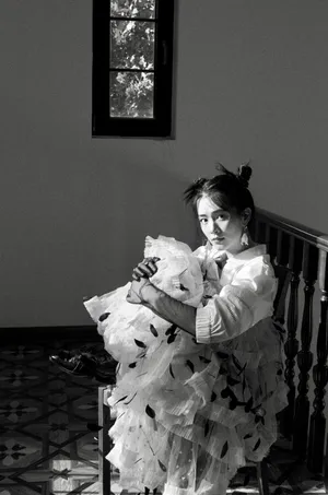 陈昊宇复古甜美黑白写真图片