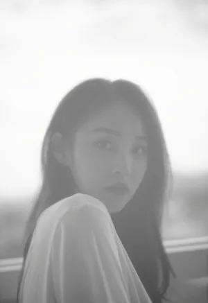 张佳宁朦胧质感写真图片_1