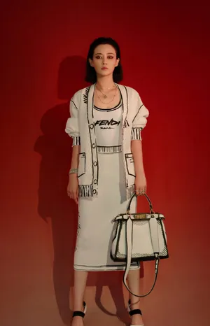 谭卓冷艳妩媚时尚写真图片_5