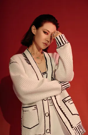谭卓冷艳妩媚时尚写真图片_10
