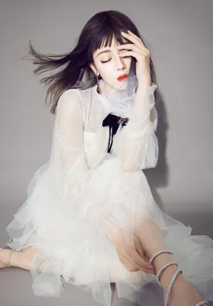 迪丽热巴甜酷性感写真图片_2