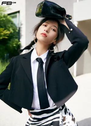 周雨彤学院风酷美写真图片_3