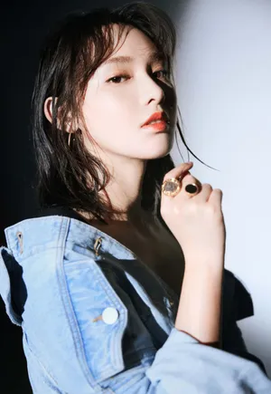 彭小苒时尚百变魅力写真图片_14