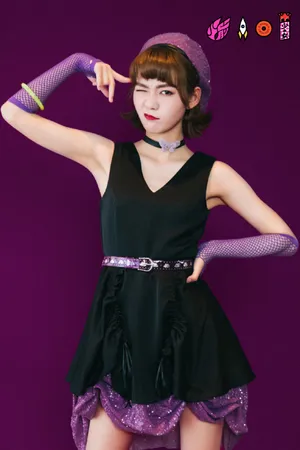 火箭少女101紫色系魅惑写真图片_2