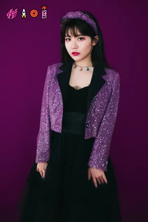火箭少女101紫色系魅惑写真图片_6
