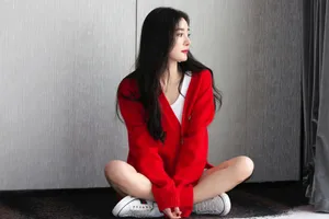 杨幂波浪卷发性感写真图片_5