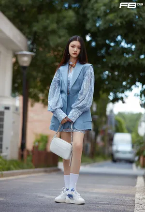 林允时尚清爽写真图片