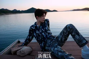 范丞丞夏日水边清爽写真图片_2