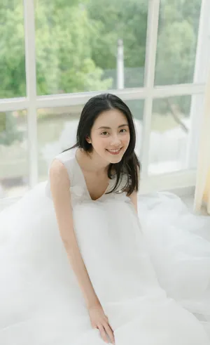 章乐韵白色婚纱唯美写真图片