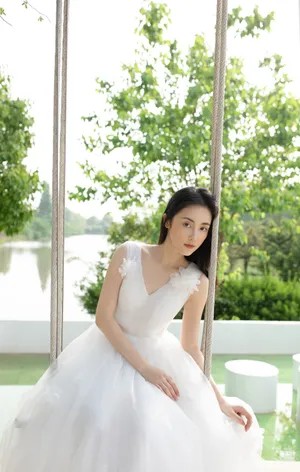 章乐韵白色婚纱唯美写真图片_8