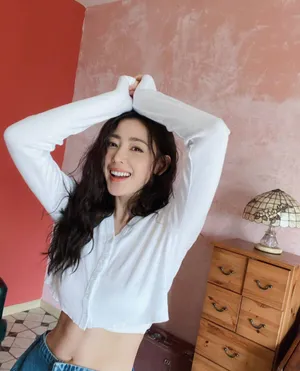 张天爱露腰私服性感图片_5