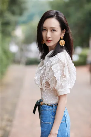 王鸥优雅性感街拍写真图片