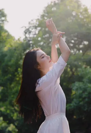 刘丁菡白衫清爽甜美写真图片_4