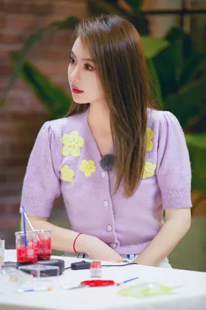 戚薇温婉甜美综艺剧照图片_6