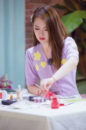 戚薇温婉甜美综艺剧照图片_8
