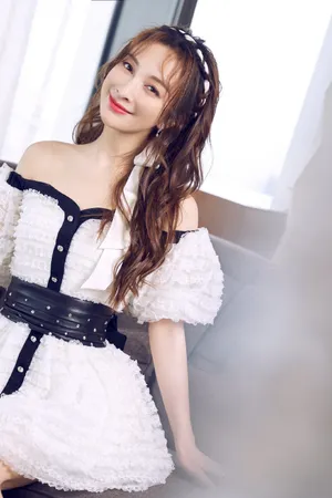 吴昕蕾丝泡泡裙性感写真图片_2