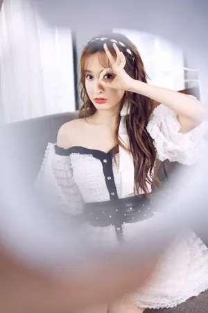 吴昕蕾丝泡泡裙性感写真图片_4