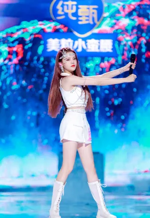 康汐创造营2020甜美舞台照图片_2