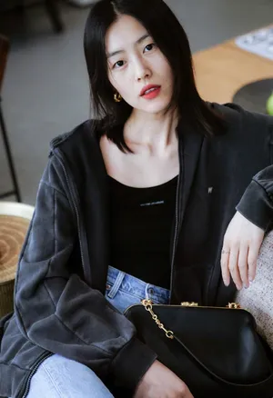 刘雯简约居家私服照图片