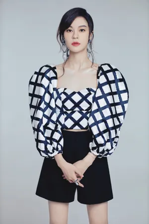 郁可唯格子衫性感俏皮写真图片_2