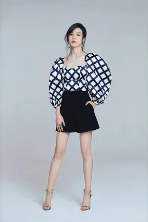 郁可唯格子衫性感俏皮写真图片_5