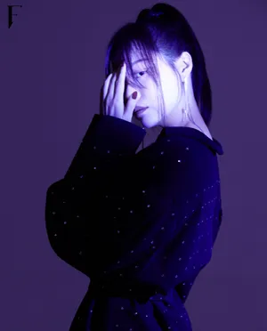 张靓颖紫色光影梦幻写真图片_3