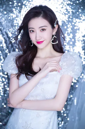 景甜白裙甜美优雅写真图片