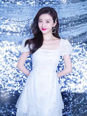 景甜白裙甜美优雅写真图片_4