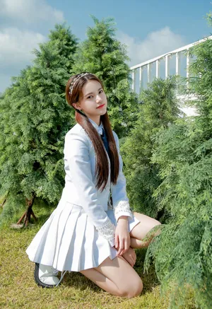孙珍妮创造营2020学员制服图片_5