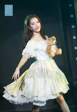 孙珍妮生日公演舞台照图片
