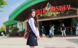 孙珍妮清新甜美街拍图片_7