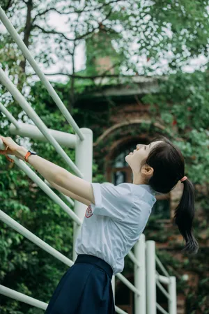 李兰迪清纯校服写真图片_3