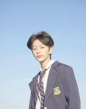 创造营2020刘梦学院风酷飒写真_2